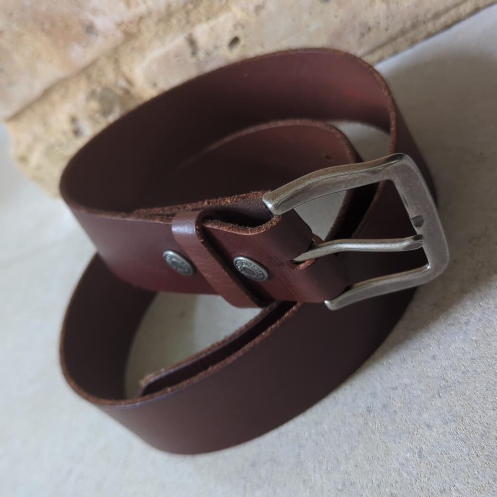LEVI STRAUSS  Signature I Brown Leather Belt with Silver Pewter Finish Belt